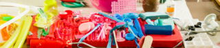 Studie: Plastik-Armreif mit Blattgold