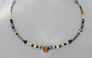 Kette mit antiken römischen Glasperlen und Saphiren