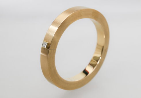 Armreif mit Princesscut Diamant