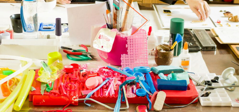 Studie: Plastik-Armreif mit Blattgold