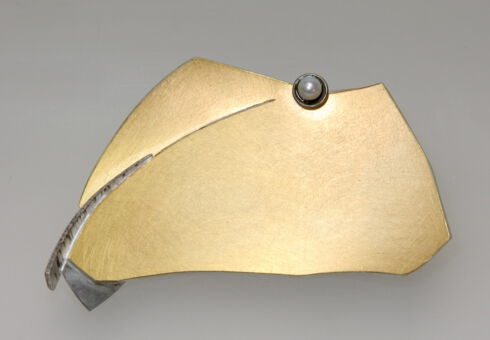Gold-Brosche mit Perle