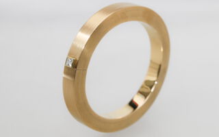 Armreif mit Princesscut Diamant