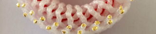 Studie: Plastik-Armreif mit Blattgold