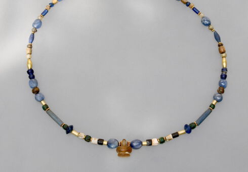 Kette mit antiken römischen Glasperlen und Saphiren